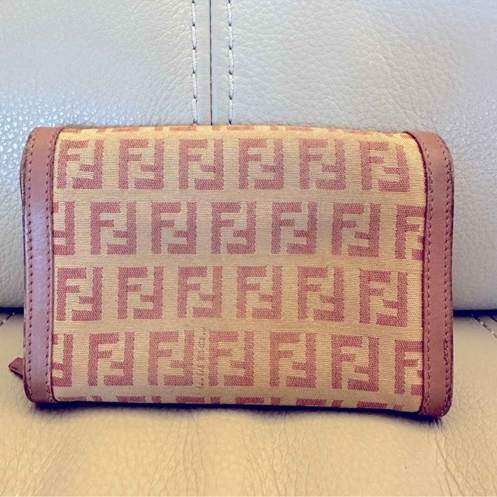 FENDI Vintage Leather and Woven FF Print Medium Wallet. Tan & Brown - Picture 2 of 16